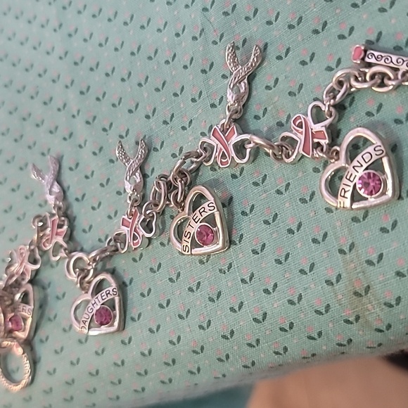 Breast Cancer awareness bracelet silvertone metal and pink hearts and bows - Picture 8 of 8